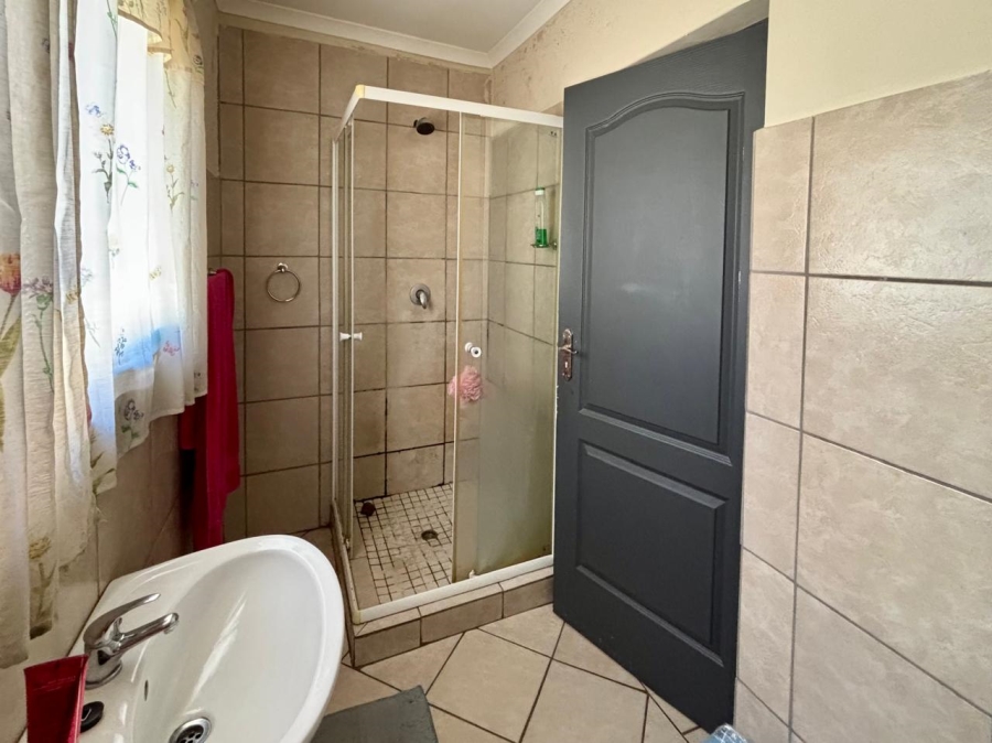 4 Bedroom Property for Sale in Beaconsfield Northern Cape